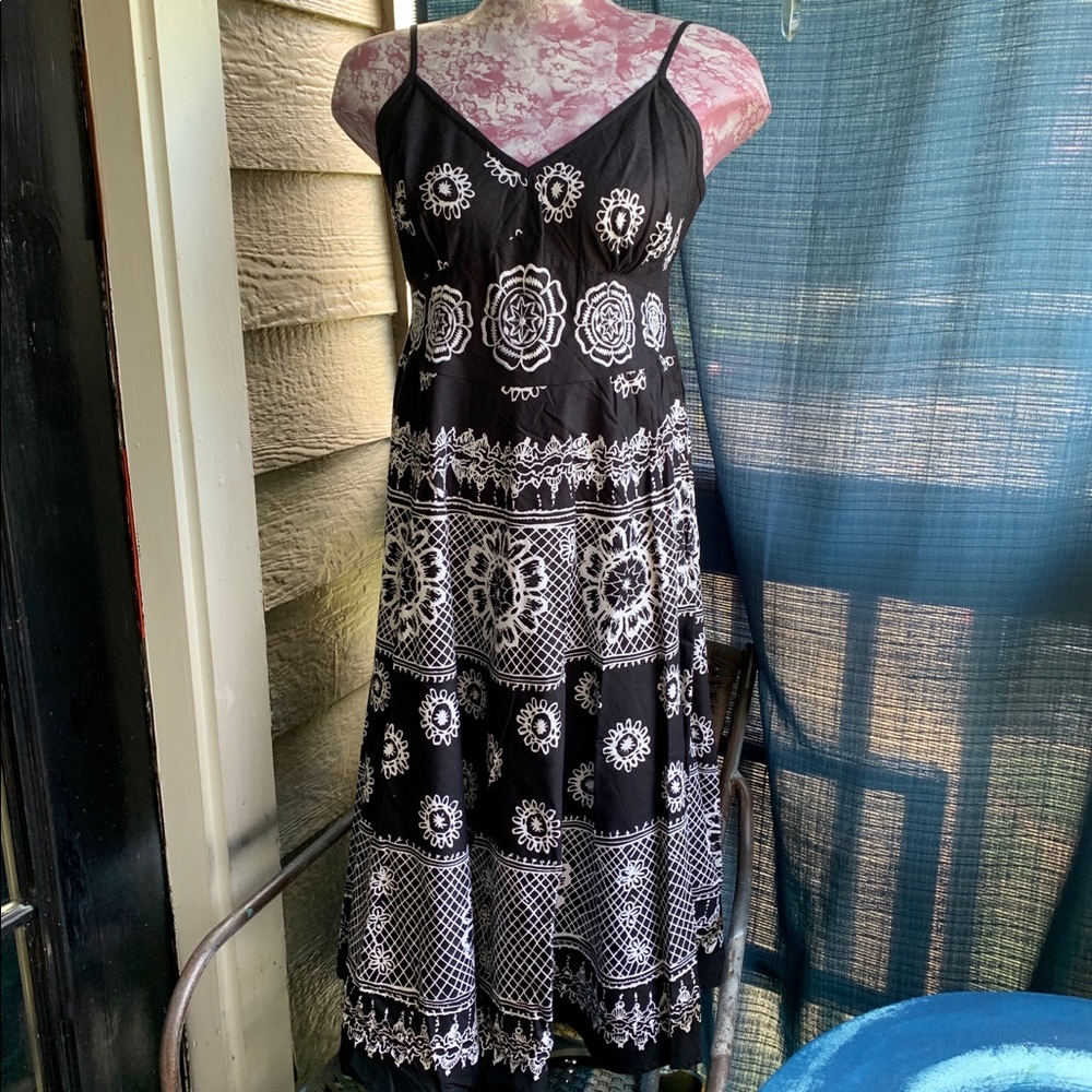 Black & White 100% Cotton Dress w/Full Skirt; Sz M